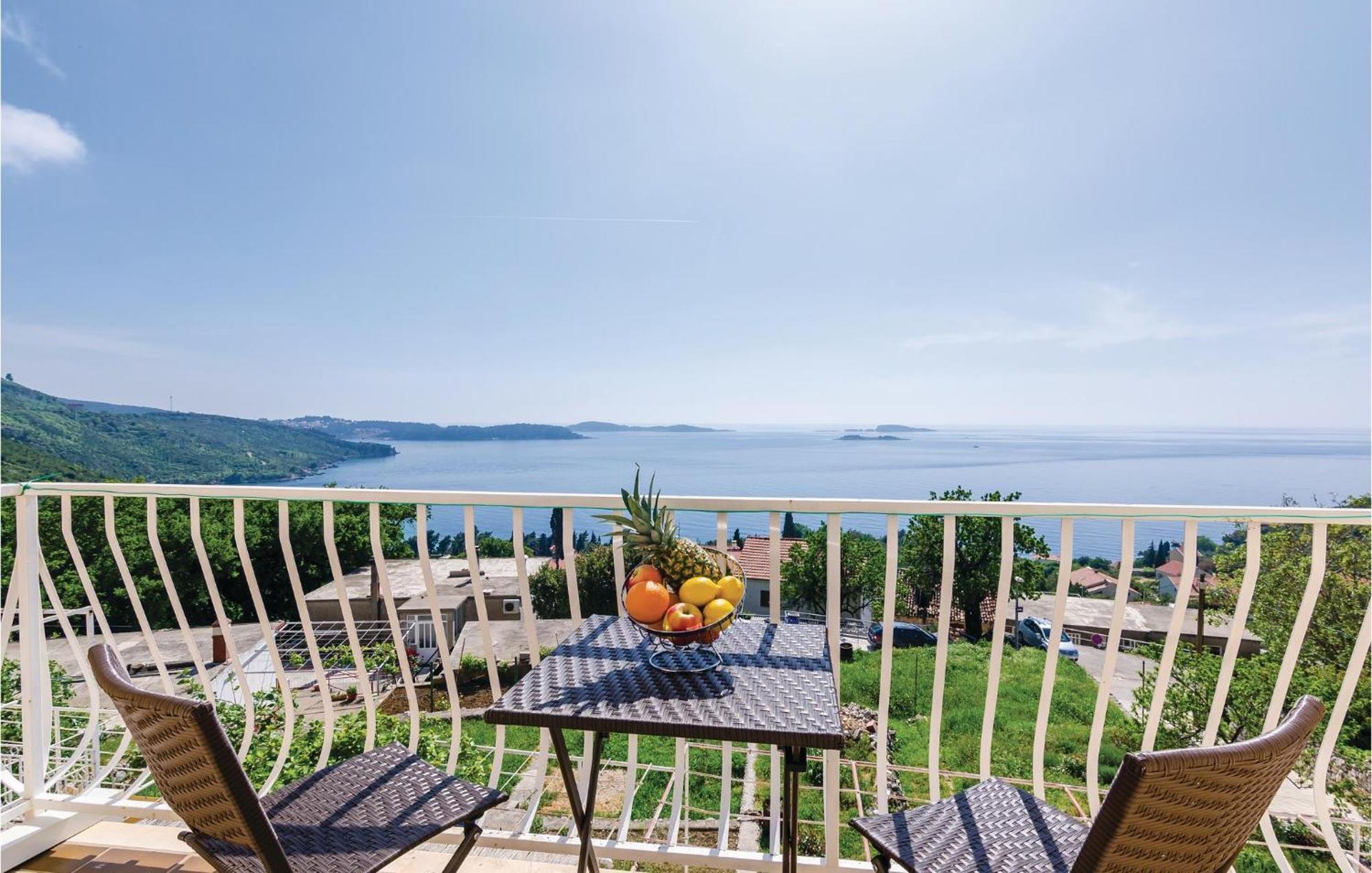 Amazing Apartment In Plat With Wifi Млини Екстер'єр фото
